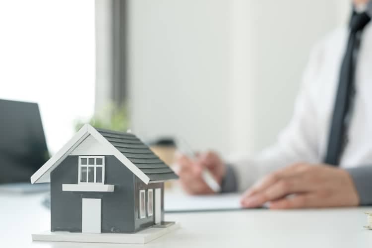 Agents Working In Real Estate