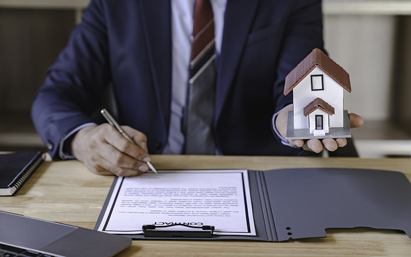 Signing signature loan document